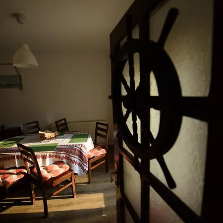 Toate Panzele Sus Casa de hóspedes