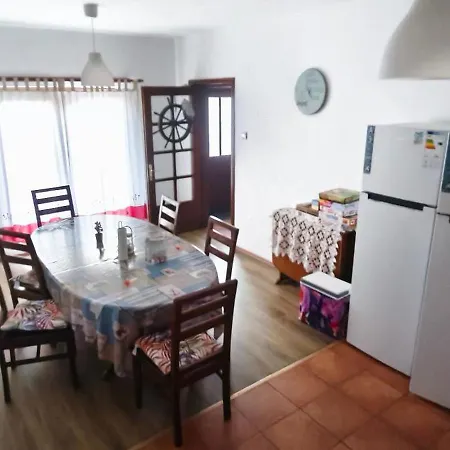 Toate Panzele Sus Pensionat